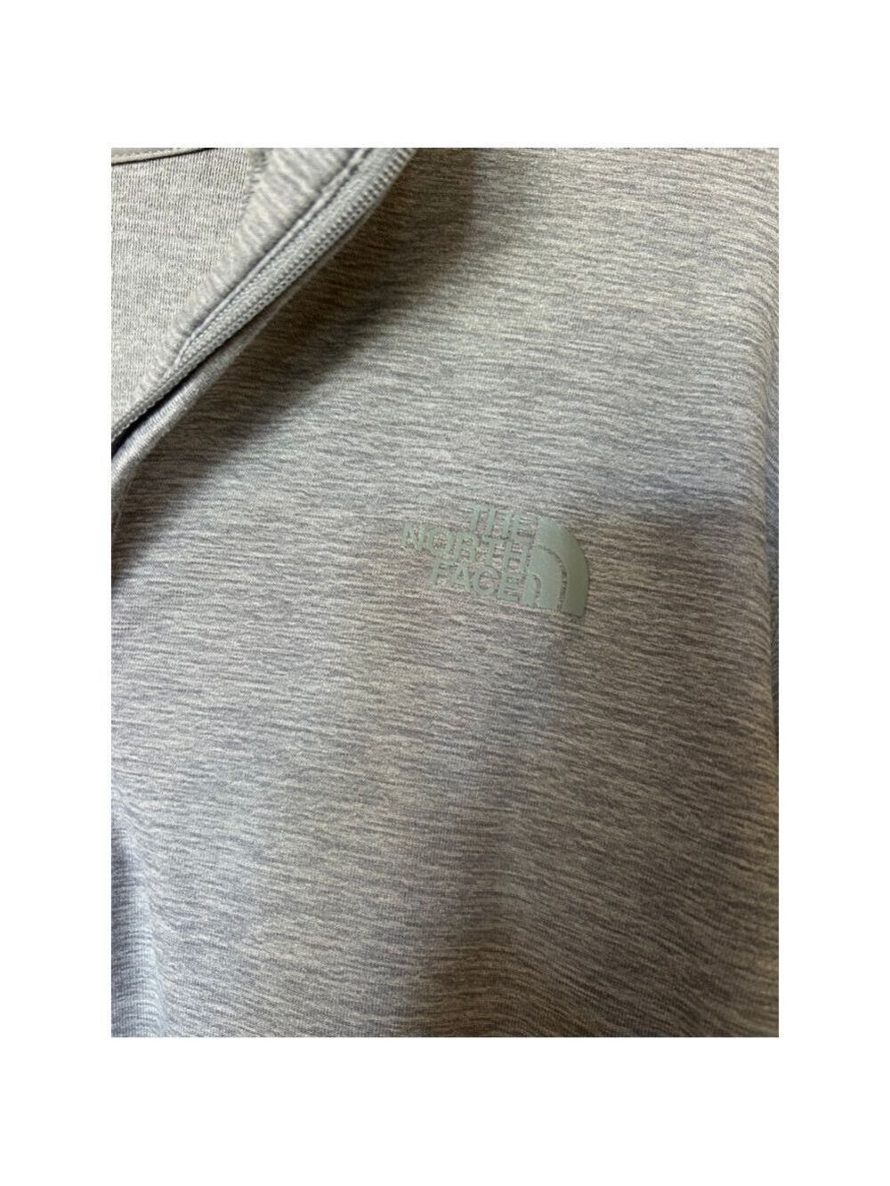 The North Face Women's Light Gray Half-Zip Long Sleeve Pullover - Picture 4 of 6
